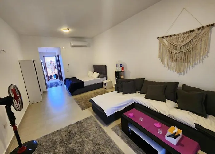 Modern Direct Laguna View, Apartment